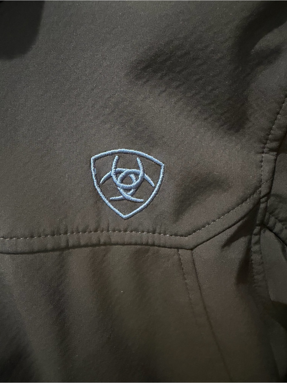 Ariat Navy and Light Blue Softshell Jacket with Sleeve Logo - Picture 2 of 4